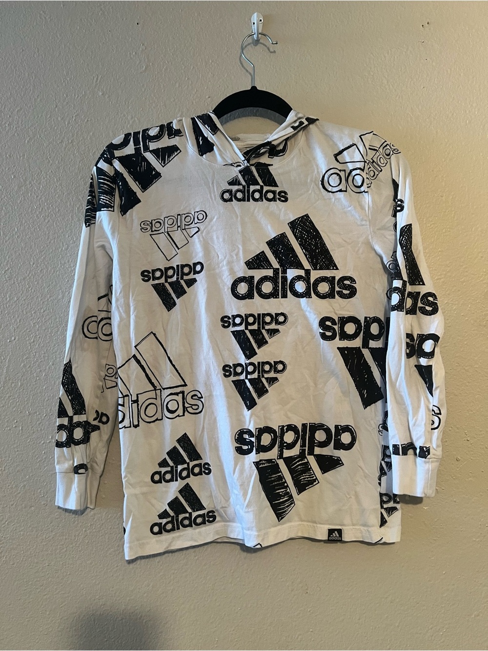 Adidas Jr's White Adidas Spell Out AOP Long Sleeve Hooded Shirt Size M